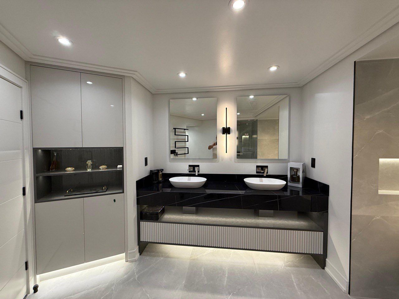 Custom bathroom vanity by KABCO